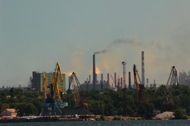 kıyı boyunca Hidroelektrik Santrali