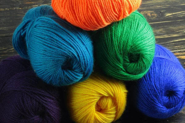 Χρωματισμένο νήμα για πλέξιμο — Φωτογραφία Αρχείου