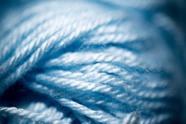 Seçici mavi ve bulanık örgü iplikleriyle aşırı yakın plan..