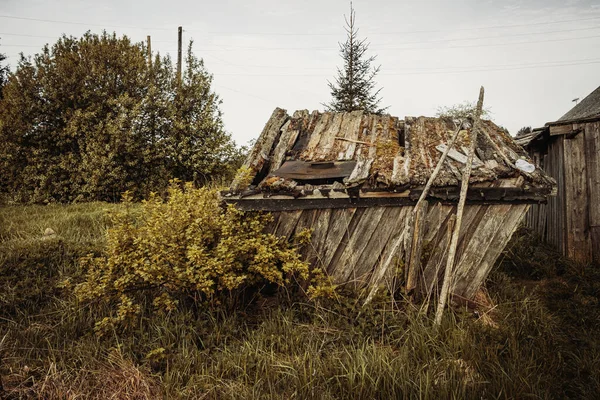 Ein Altes Verlassenes Blockhaus Verlassenes Dorf Russland Eine Einsame Hütte — Stockfoto