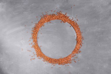 Soba karabuğday çayı granüllerinden yapılmış çerçeve metin için arka plan fotokopi alanı