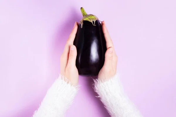 Hands Young Girl White Fluffy Sweater Hold Ripe Whole Eggplant — Stock Photo, Image