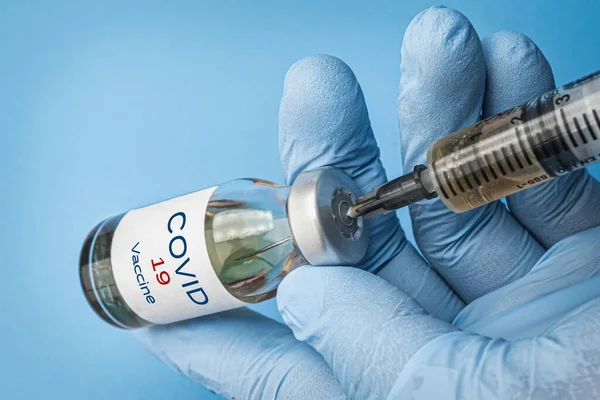 Coronavirus Impfkonzept Und Hintergrund Neuer Impfstoff Sputnik Isoliert Auf Blauem — Stockfoto