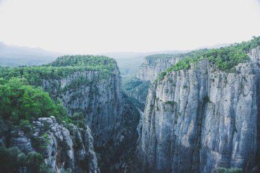 Manavgat, Antalya 'daki Tazi Kanyonu (Bilgelik Vadisi). Büyük vadi.