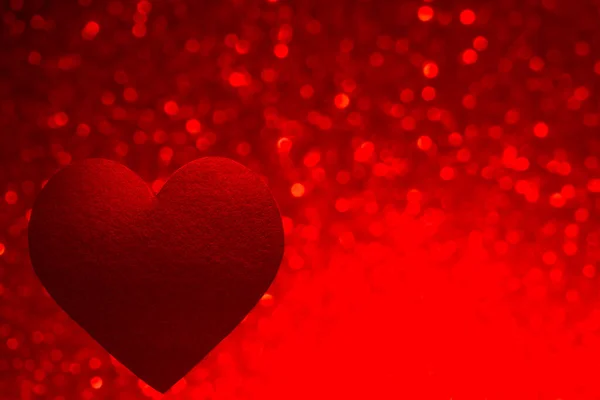 Fundo Amor Forma Coração Vermelho Isolado Luzes Vermelhas Desfocadas Decoração — Fotografia de Stock
