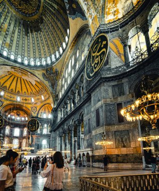 İstanbul, Türkiye / 03 Eylül 2019: İstanbul / TURKEY, Eylül 03 2019: Ayasofya (Ayasofya) müzesi. İç görünüm.