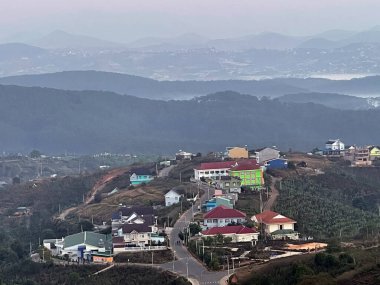 Bulutlu mevsim Da Lat Orman Parkı 'nda başlıyor.