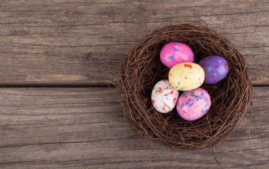 Şeker yumurta bir yuvaya