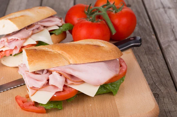 Deliciosos sanduíches de presunto — Fotografia de Stock