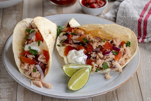 Tacos Pulled Chicken Tomato Onion Sour Cream Lime Wedges Side — Stock Photo, Image