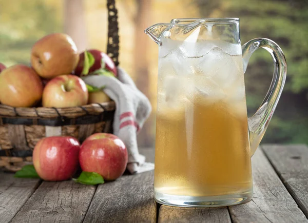 Closeup Pitcher Cold Apple Juice Fresh Apples Wooden Table Rural — Stock Photo, Image