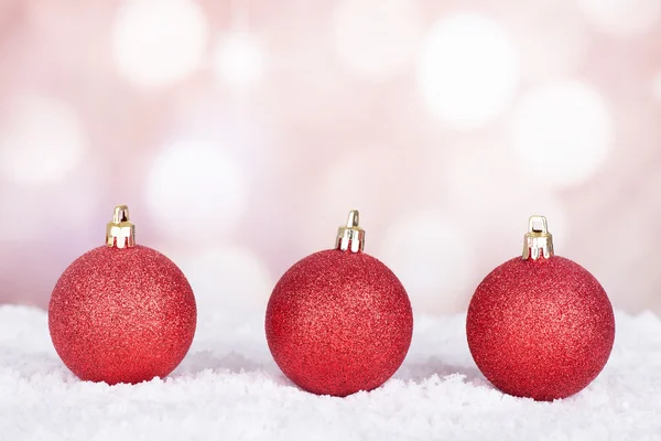 Trois boules de Noël rouges — Photo