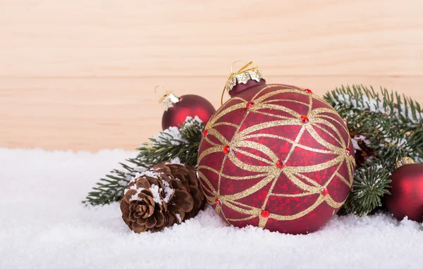 Červené a zlaté vánoční koule — Stock fotografie