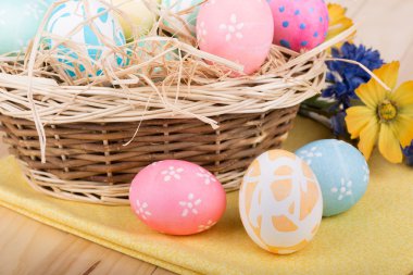 üç Paskalya yortusu yumurta