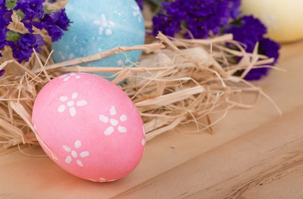 Huevo de Pascua rosa — Foto de Stock