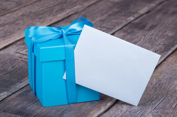 Голубая коробка — стоковое фото