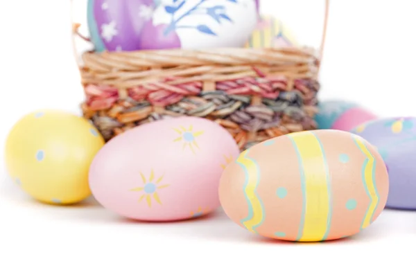 Primeros planos coloridos huevos de Pascua — Foto de Stock