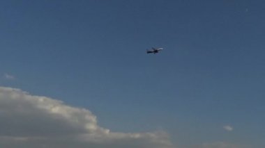 Kalkış uçak, uçak mavi gökyüzünde, Aeroflot Rus uçaklar, Rusya, Moskova, Sheremetyevo Uluslararası Havaalanı