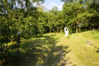 Hercegkut - beyaz Şapel ormandaki Calvary