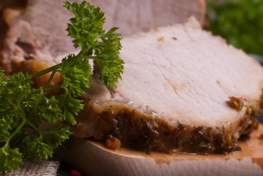 kavrulmuş domuz eti