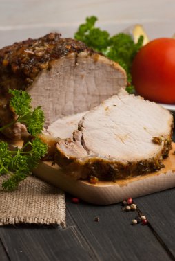 kavrulmuş domuz eti