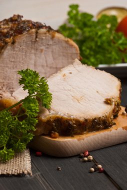 kavrulmuş domuz eti