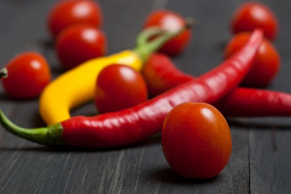 Chili i pomidory — Zdjęcie stockowe