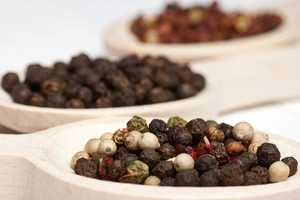 Mixed colors peppercorns — Stock Photo, Image