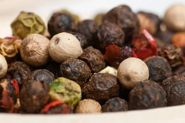 Mixed colors peppercorns — Stock Photo, Image