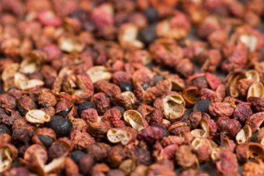 Kurutulmuş ve ezilmiş sichuan biber