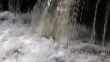 Şelale üzerinde Wesley Brook