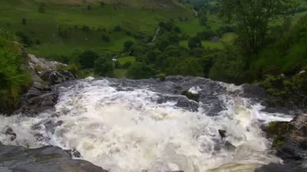 Cascada Pistyll Rhaeadr, Powys, Gales — Vídeos de Stock
