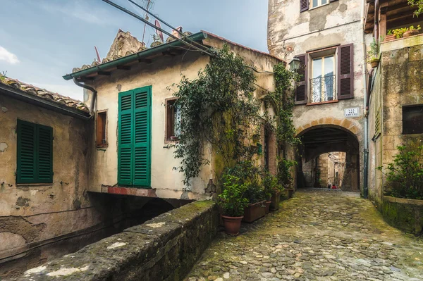 Solare città antica e le strade della bellissima Toscana, Ita — Foto Stock