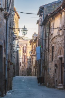 Pitigliano ortaçağ şehir içinde güzel büyülü köşe.