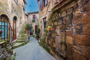 Pitigliano ortaçağ şehir içinde güzel büyülü köşe.