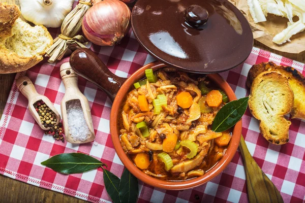 Tripe Florentine, typical Italian, Polish, French food. On a rus — Stock Image Tripe Florentine, typical Italian, Polish, French food. On a rus Stock Picture