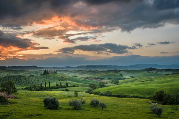 Spring weather changes on the storm. — Stock Photo, Image