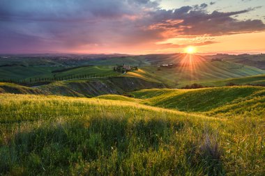 Bahar günü Girit Senesi manzara panoramik görünümü.