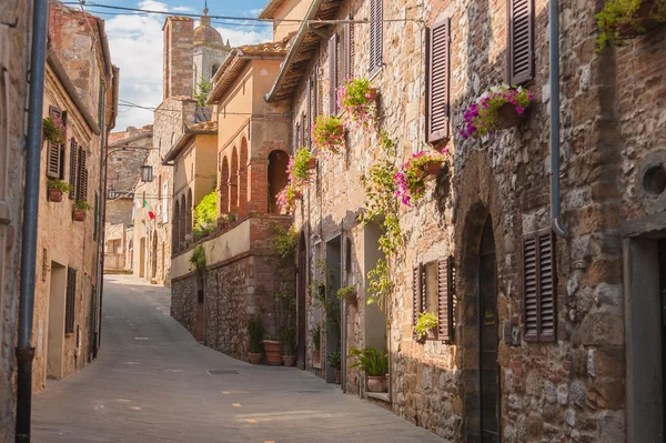 Kota tua abad pertengahan di Tuscany, Italia — Stok Foto