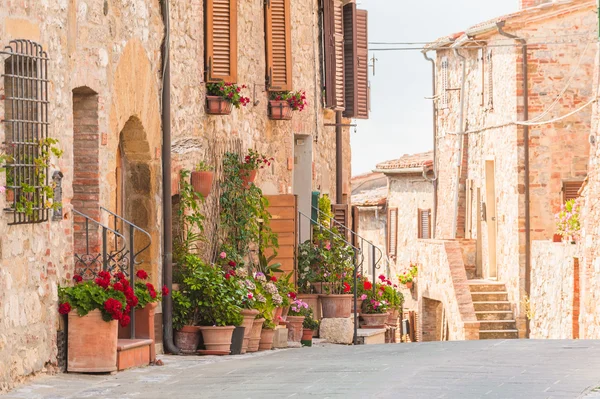 La vieille ville médiévale en Toscane, Italie — Photo