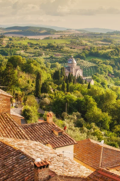 Staré ulice v toskánském městě Montepulciano, Itálie — Stock fotografie