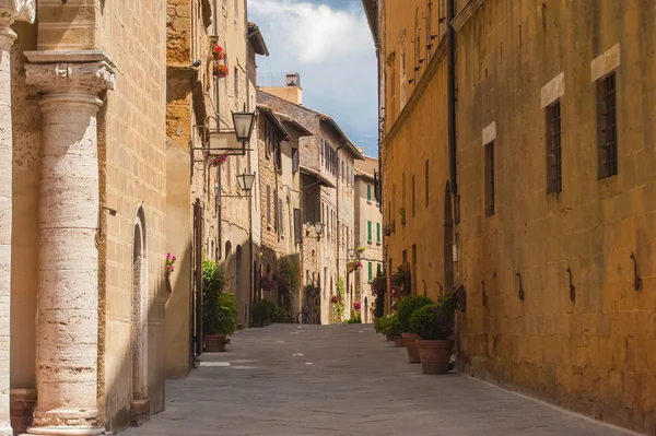 Vanha kaunis kaupunki Toscanan auringossa, Pienza, Italia — kuvapankkivalokuva