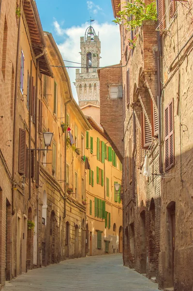 Ruas torcidas de Siena, Toscana, Itália — Fotografia de Stock