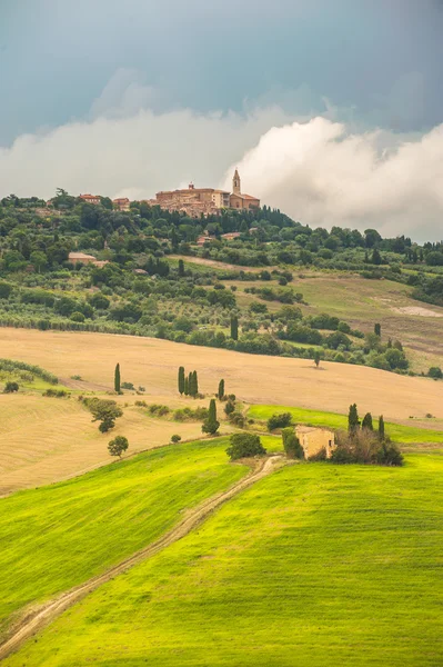 Beautiful Tuscan rural scenery atmosphere in storm — Stock Photo, Image