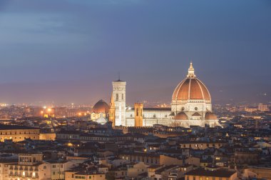 Güzel çerçeve içinde Florence gece Panoraması