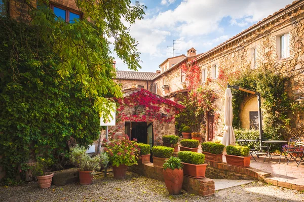 Toscaanse stad hoeken en straatjes, Italië — Stockfoto