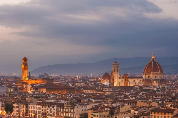 Night panorama of Florence in the beautiful framing — Stock Photo, Image