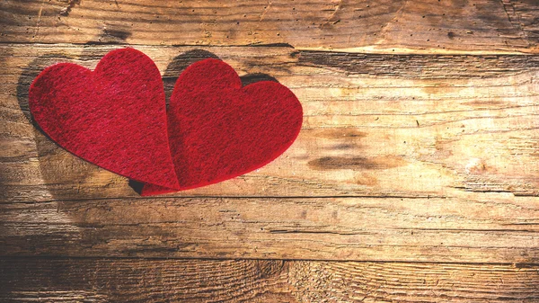 Coeur de Saint-Valentin sur une table en bois fond rural — Photo