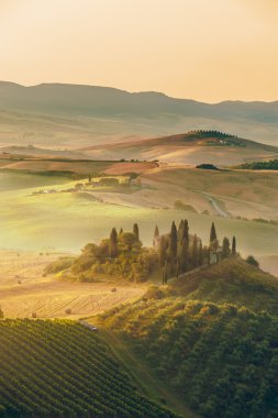 val d'orcia Toskana, doğal park üzerinde güzel gündoğumu