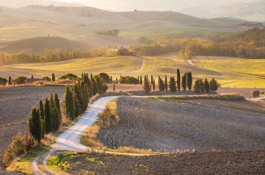 Pitoresk bir arka plan ile Toskana ev